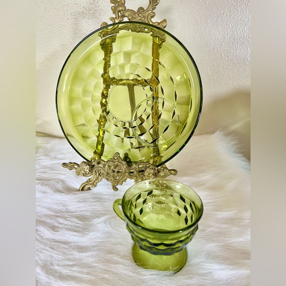 (2 piece/1 set) Whitehall Green Avocado by COLONY Snack Plate & Cup Set